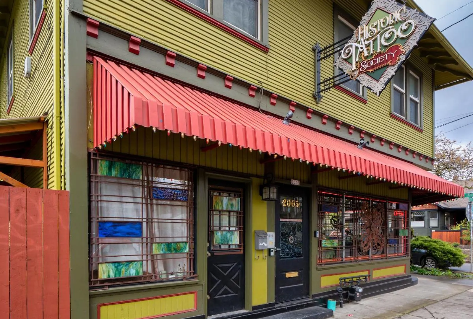 Stay Portland - Mt Tabor Retreat - Local Eateries - Shops - Bars